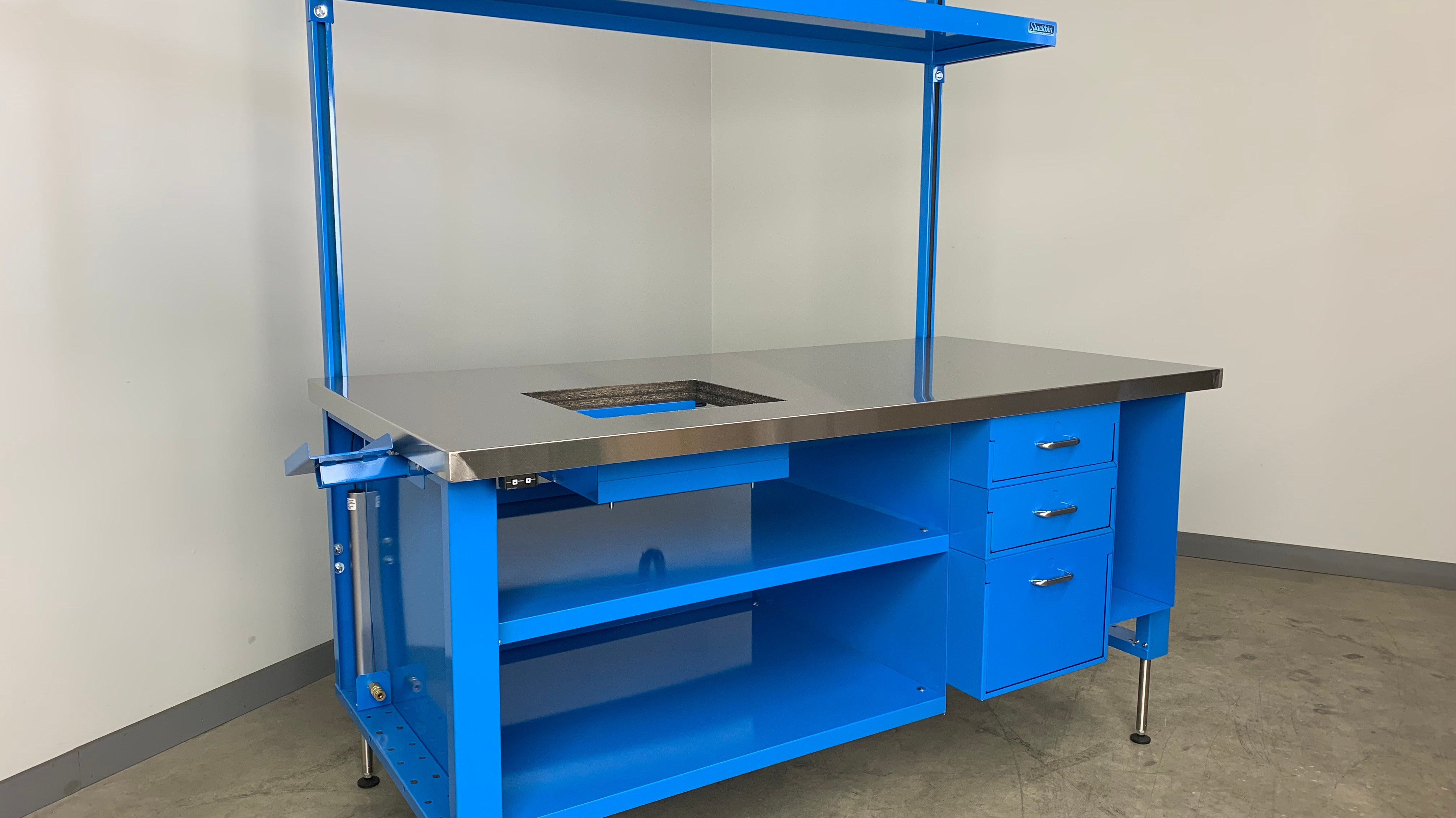 Packing Workstations for Toyota