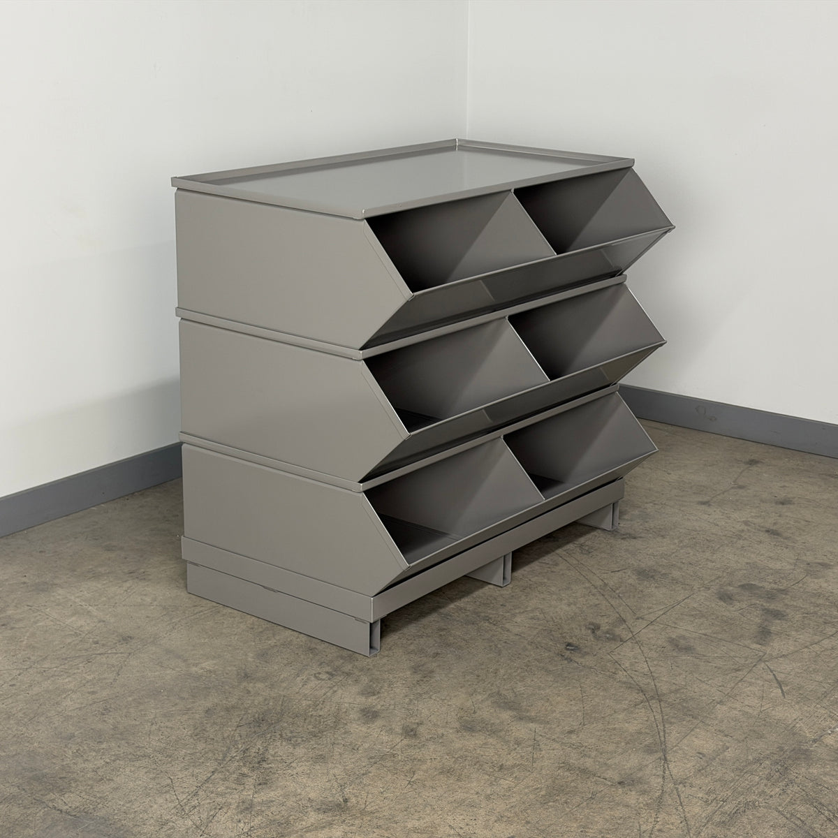 Stackbin #5 Extra Large Compartment Storage Unit with Pallet Base