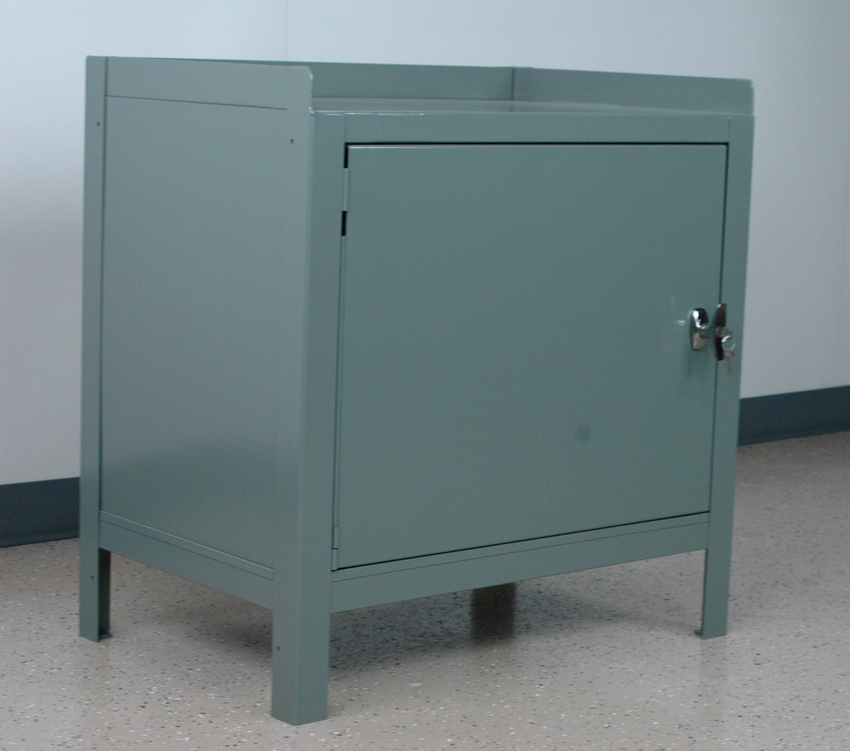 Heavy-Duty Cabinet Machine Stand – Compact Metal Workbench Base – Stackbin